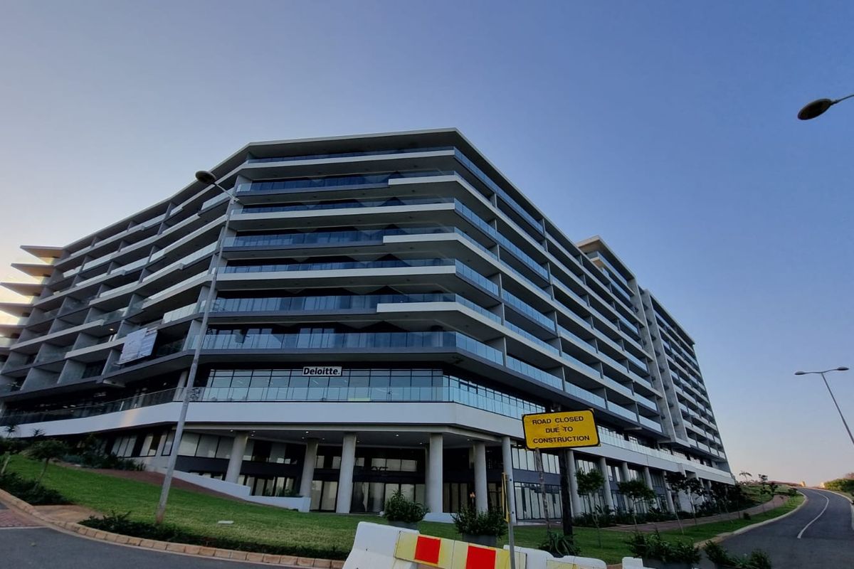 Furnished 3 Bedroom apartment in a stunning new development in Ridgeside. - Photo 3