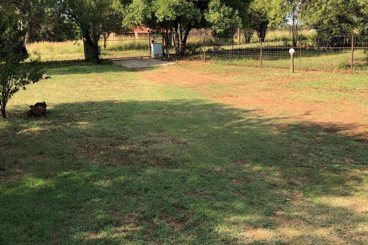 3 BEDROOM SMALLHOLDING FOR SALE IN ROSASHOF AH - Photo 5