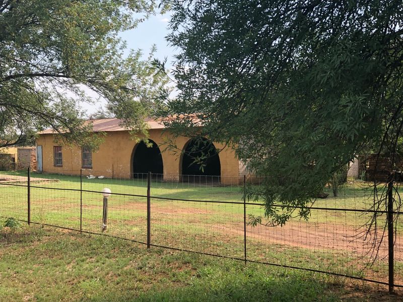 3 BEDROOM SMALLHOLDING FOR SALE IN ROSASHOF AH - Photo 2