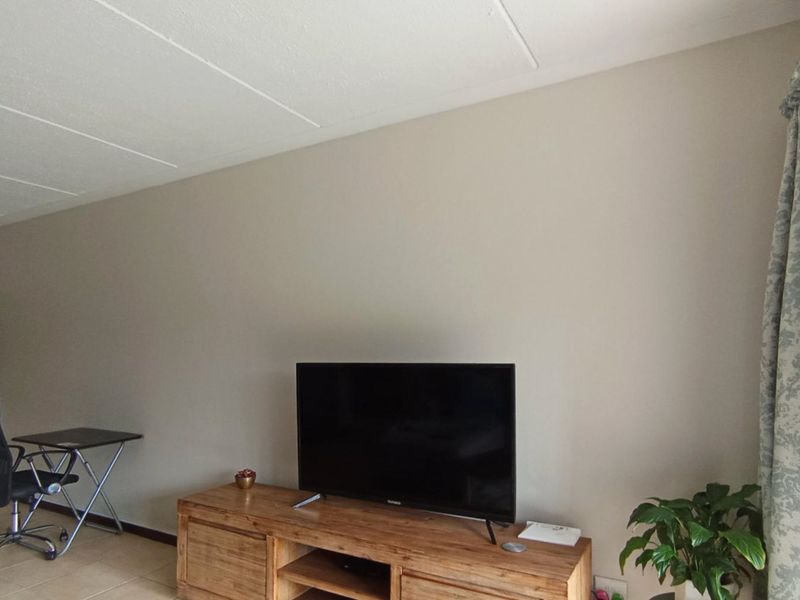 2 Bedroom Apartment / Flat for Sale – Greenstone Hill - Photo 3