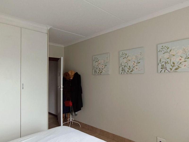 2 Bedroom Apartment / Flat for Sale – Greenstone Hill - Photo 10