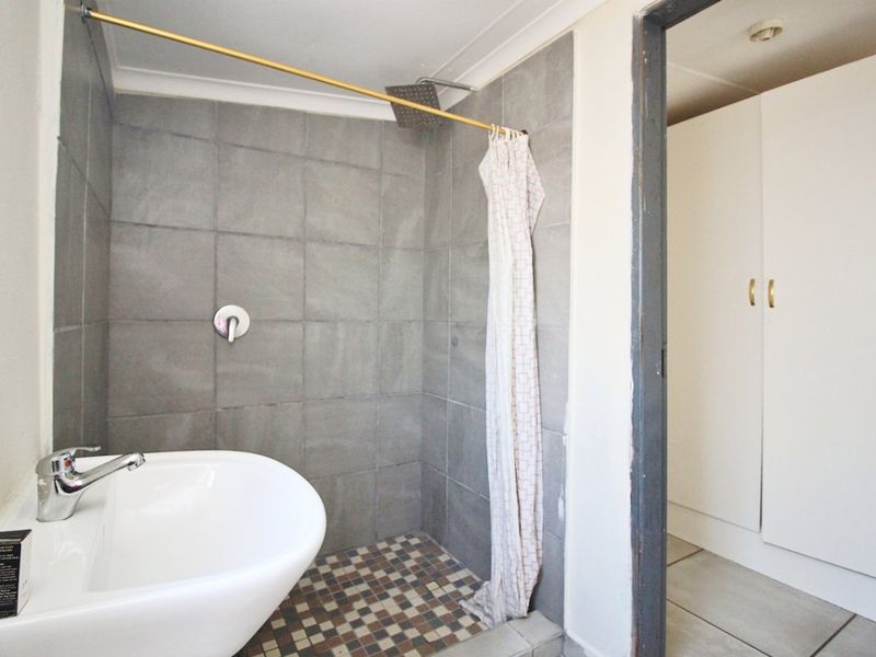 Charming 3-Bedroom Home for Sale – Spacious Stand & Great Extras! - Photo 4