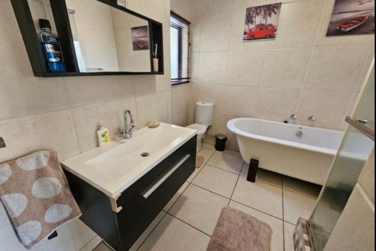 Modern 2-Bed Flat for Sale – Great Amenities & Secure Living - Photo 5