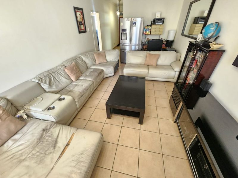 Spacious 2-Bed, 2-Bath Flat for Sale – Neat, Comfortable & Well-Located - Photo 4