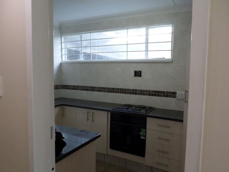 Spacious 2-Bed, 2-Bath Flat for Sale – Neat, Comfortable & Well-Located - Photo 6
