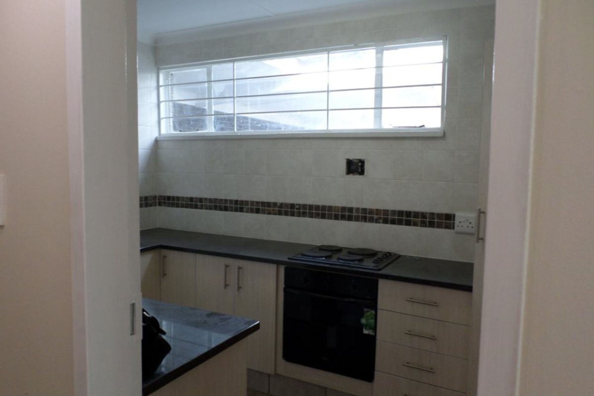 Spacious 2-Bed, 2-Bath Flat for Sale – Neat, Comfortable & Well-Located - Photo 3