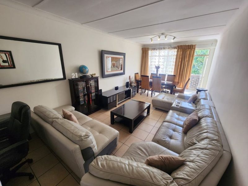 Spacious 2-Bed, 2-Bath Flat for Sale – Neat, Comfortable & Well-Located - Photo 2
