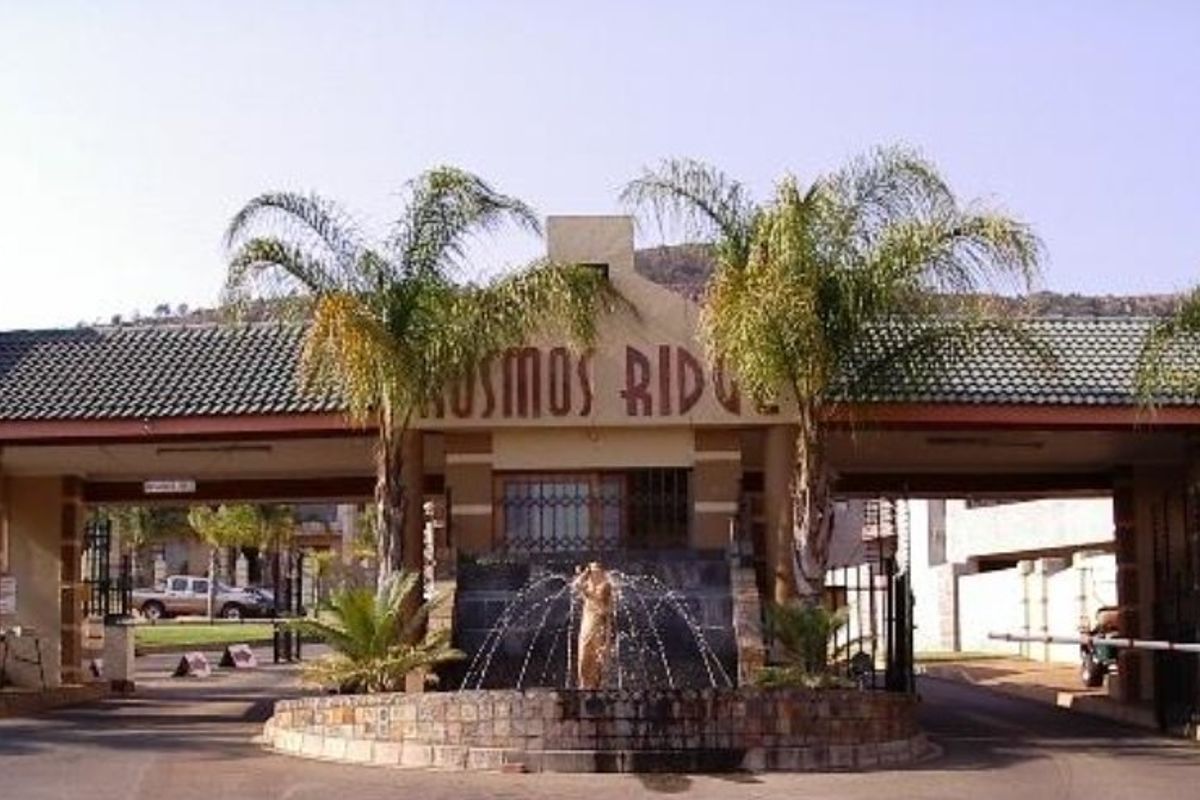 824m2 Prime Vacant Land in Kosmos Ridge - Photo 2