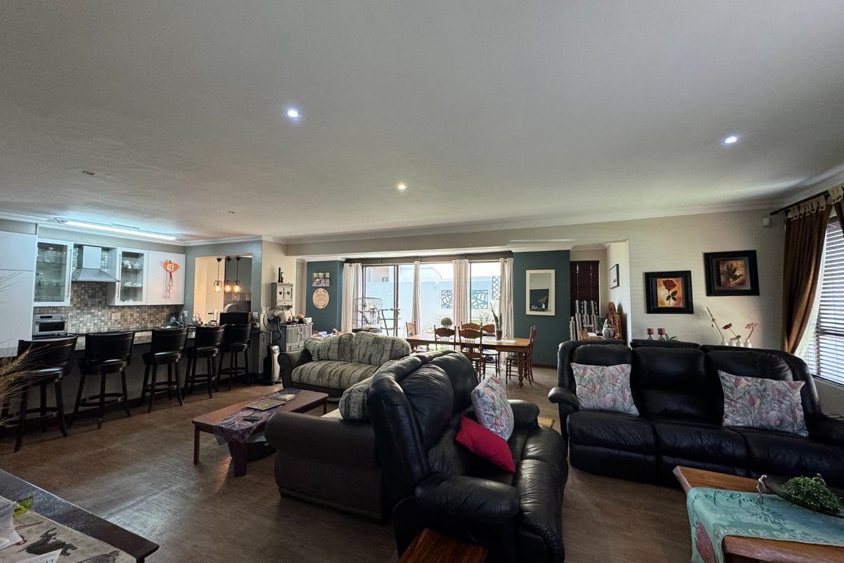 Modern 3-Bedroom Family Home in Secure Estate - Photo 2