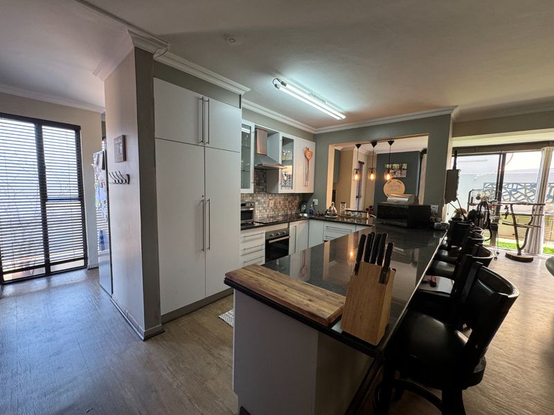 Modern 3-Bedroom Family Home in Secure Estate - Photo 7