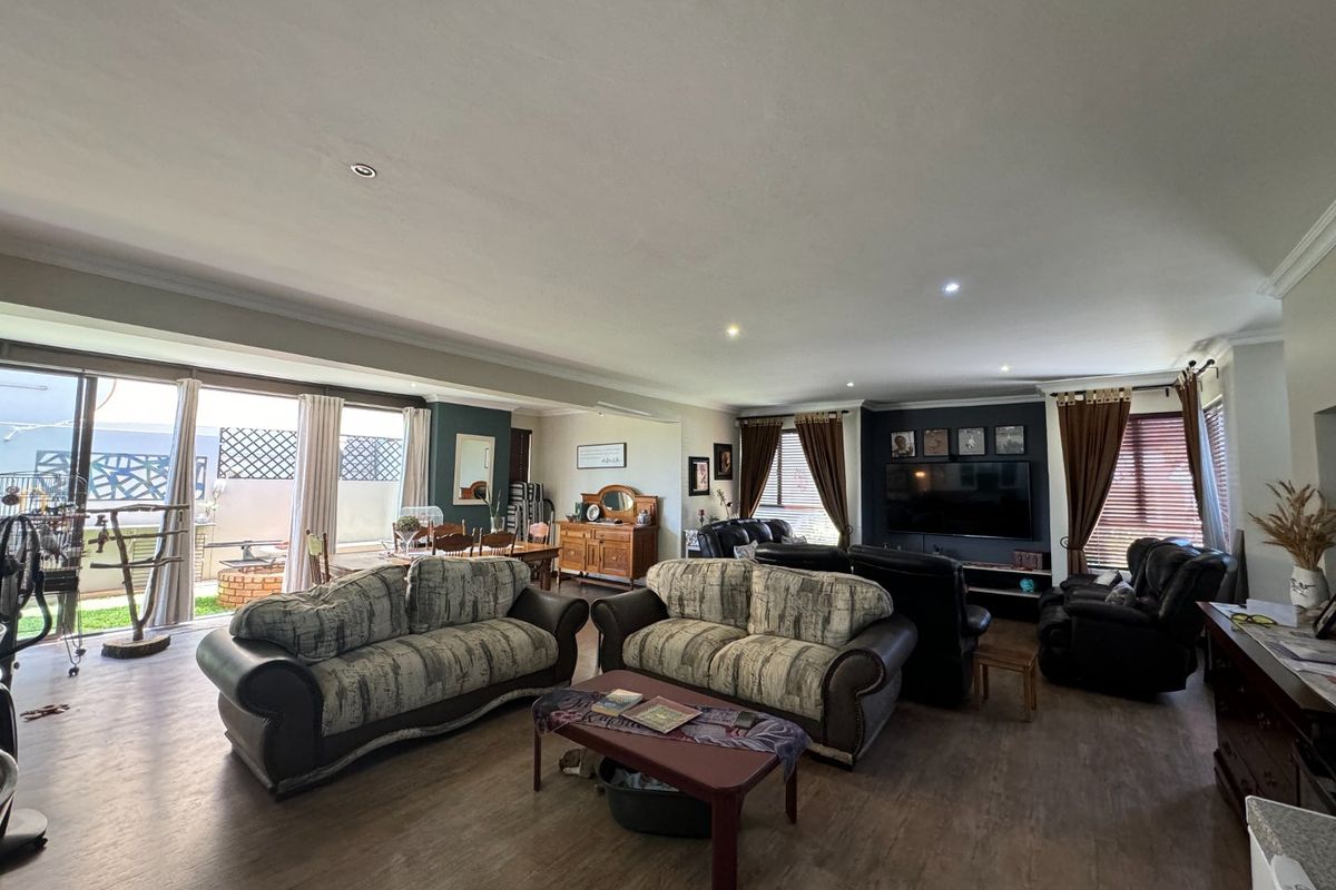 Modern 3-Bedroom Family Home in Secure Estate - Photo 5