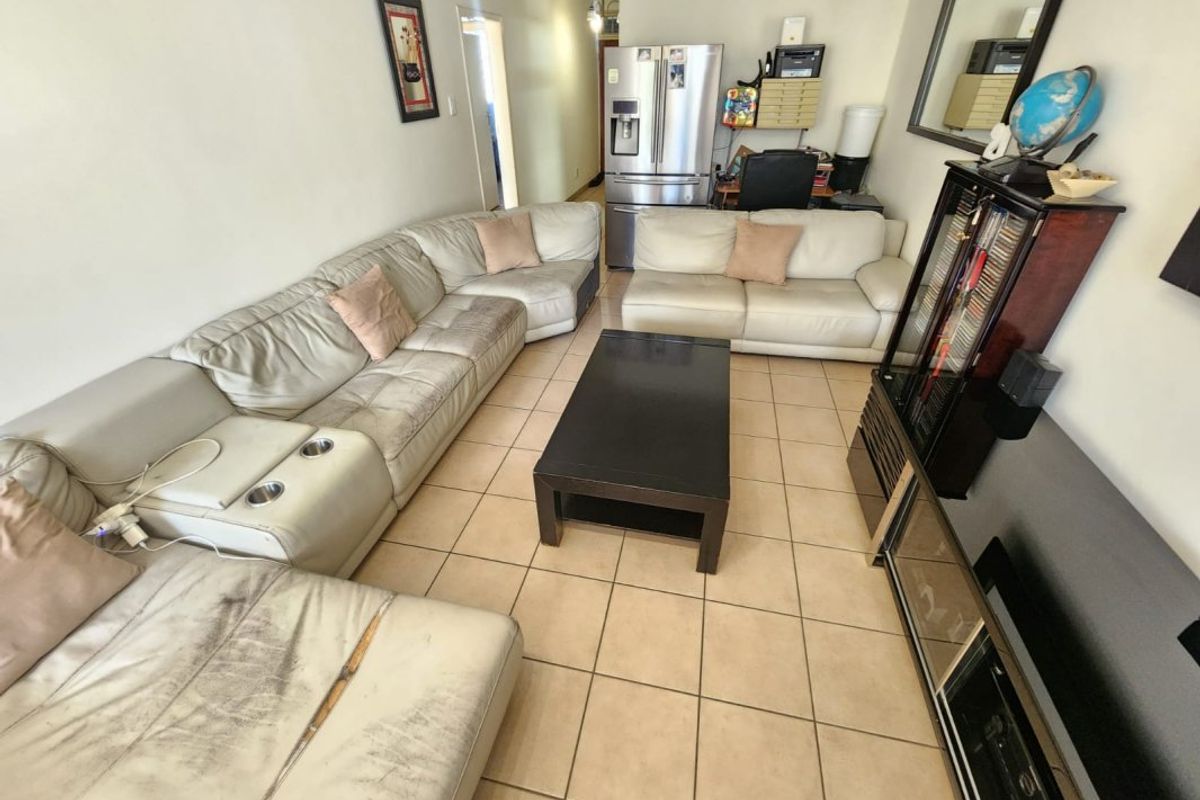 2 bedroom 2 bathroom apartment - Photo 4