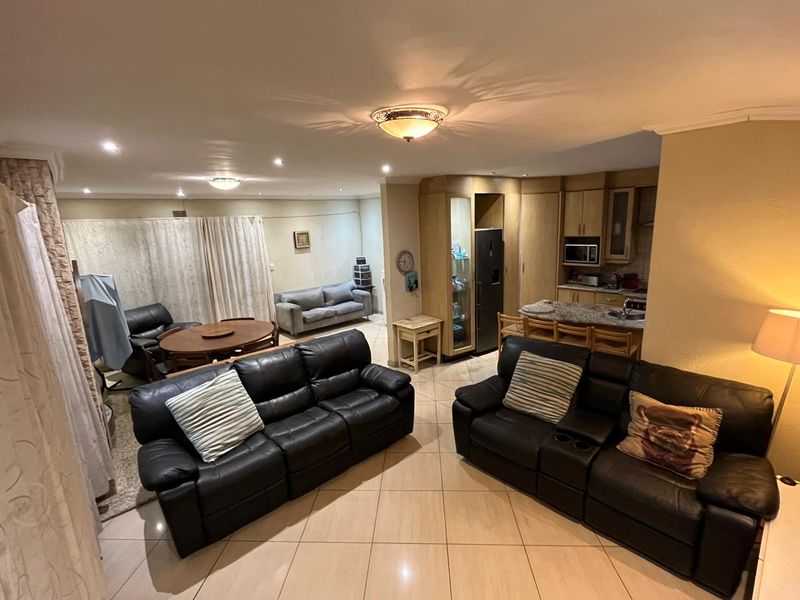 Charming Home in the Heart of Dawnview - Photo 9