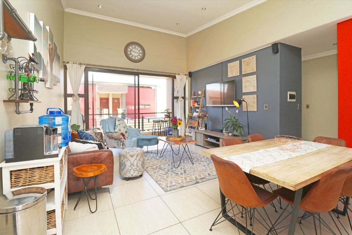 Well-Designed Starter Home - Photo 2