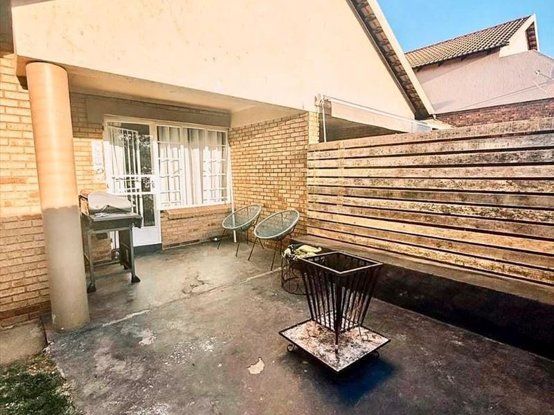 Cozy Home Overview - Photo 3