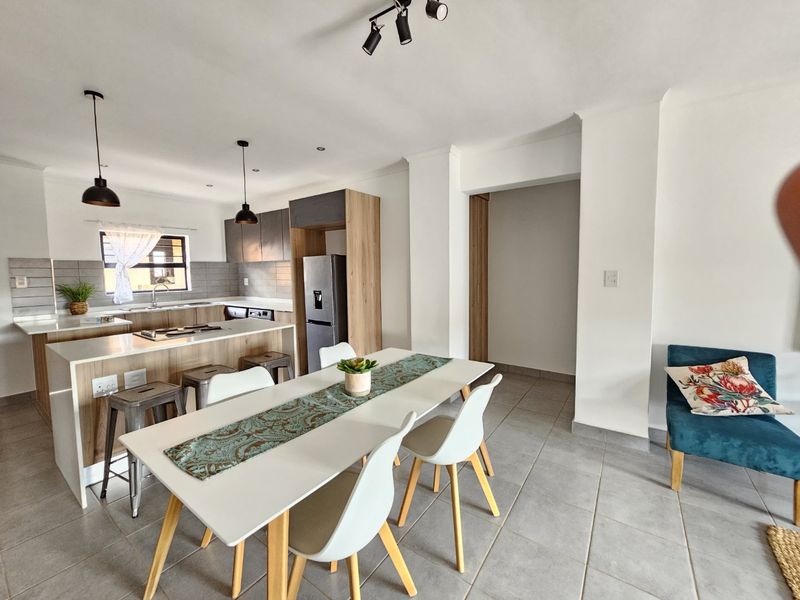 3 Bedroom 2 Bathroom Simplex to rent at Brookehaven! - Photo 3