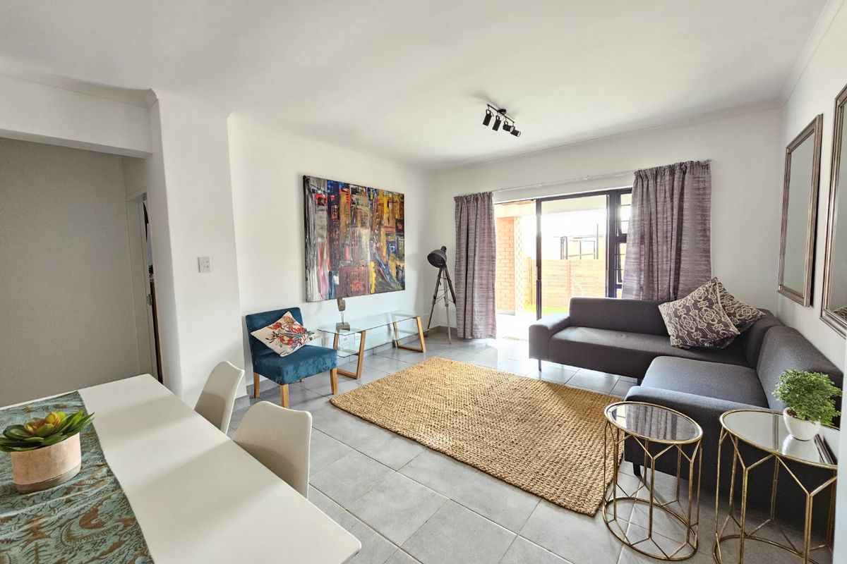 3 Bedroom 2 Bathroom Simplex to rent at Brookehaven! - Photo 4