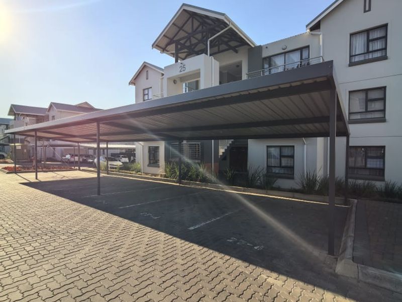 Tranquil 2-Bedroom, 2-Bathroom  with timeless views awaits you - Photo 10