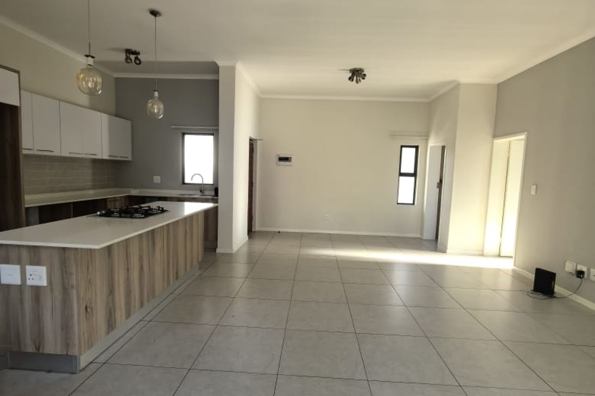 Tranquil 2-Bedroom, 2-Bathroom  with timeless views awaits you - Photo 3