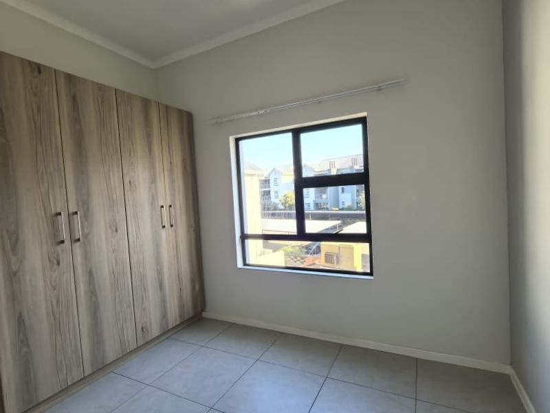 Tranquil 2-Bedroom, 2-Bathroom  with timeless views awaits you - Photo 5