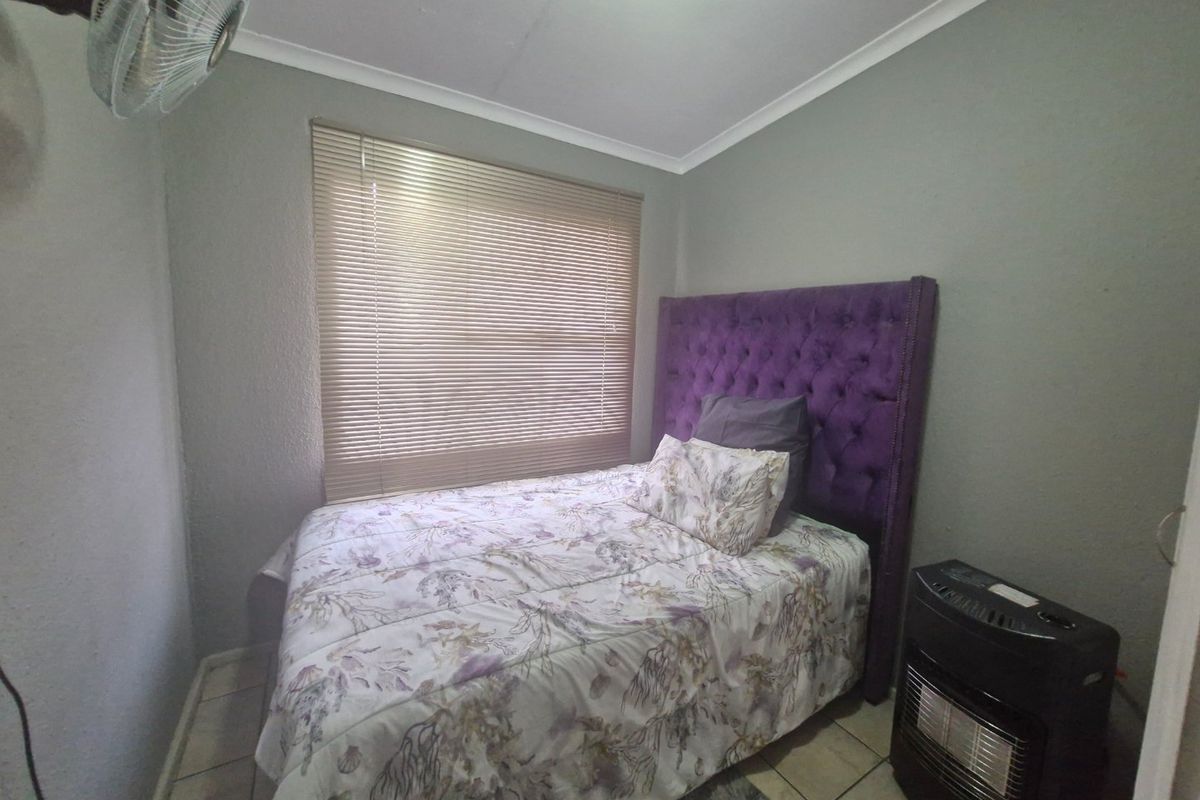 Charming 3-Bedroom Ground-Floor Home with Private Garden – A Rare Find at R650,000 - Photo 5