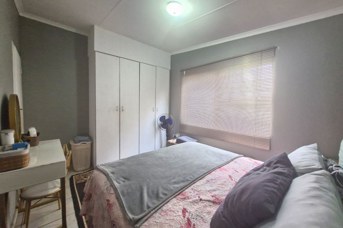 Charming 3-Bedroom Ground-Floor Home with Private Garden – A Rare Find at R650,000 - Photo 4