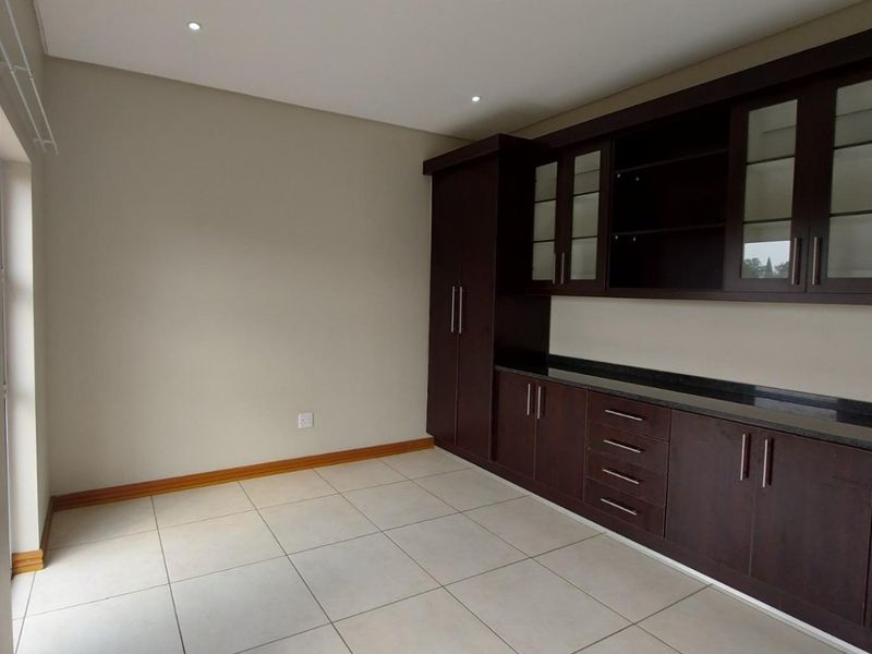 Location, Location, Location! - Photo 6