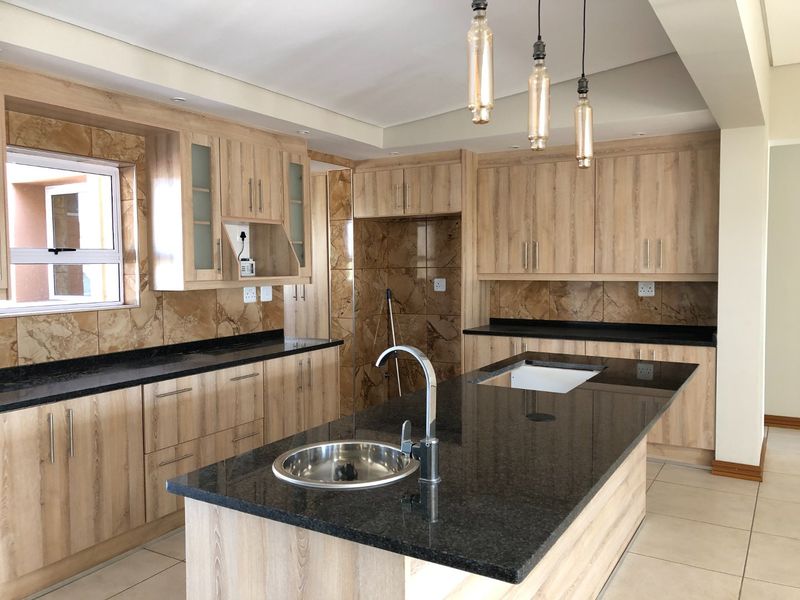 Location, Location, Location! - Photo 4