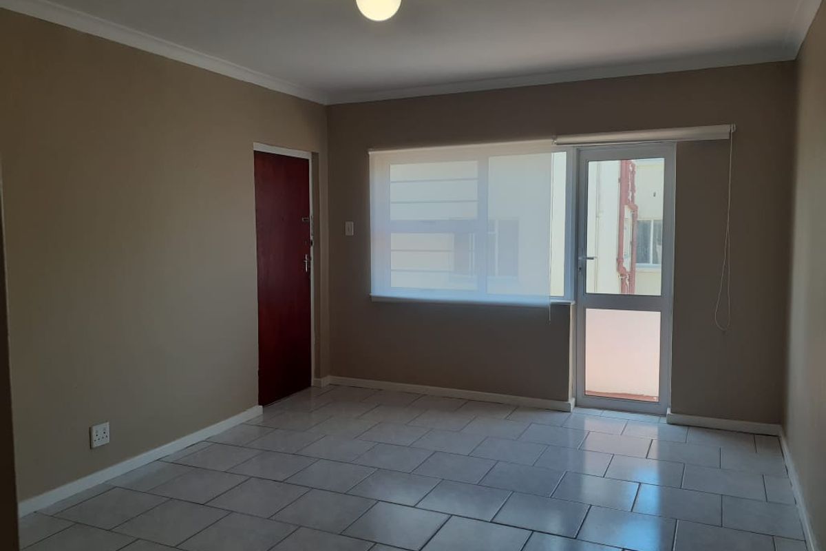 2 bedroom apartment for sale in Sydenham - Photo 2