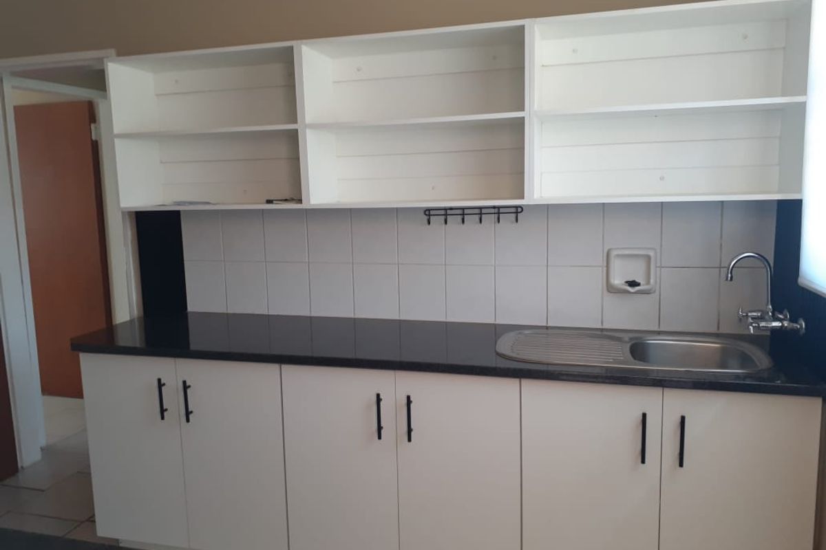 2 bedroom apartment for sale in Sydenham - Photo 5