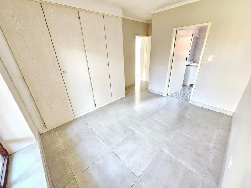 A Modern 2 bedroom 2 bathroom townhouse for sale in Monavoni - Photo 10