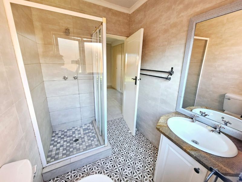 A Modern 2 bedroom 2 bathroom townhouse for sale in Monavoni - Photo 9