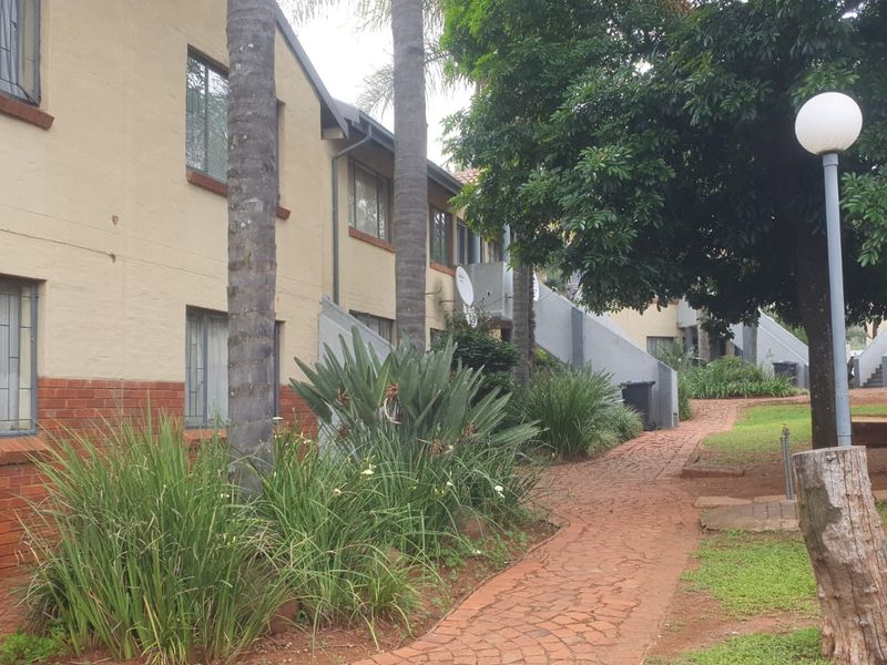 Excellent Investment Opportunity –  Bachelor Units Walking Distance to TUT! - Photo 8