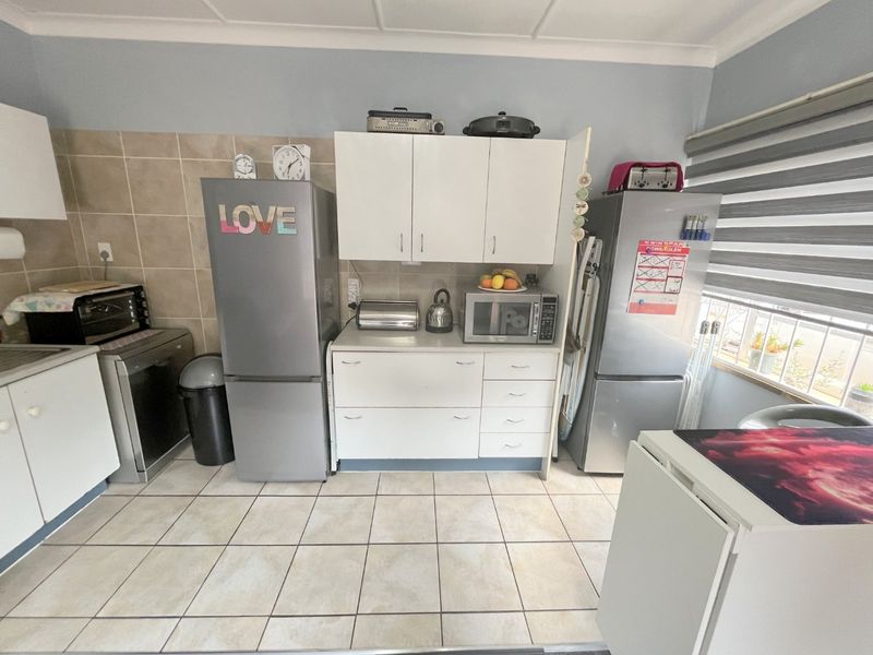 To let in upper Edenvale close to Holy Rosary 1 Bedroom 1 Bathroom cottage. - Photo 4