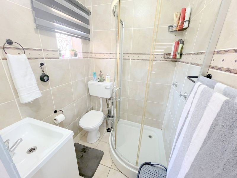 To let in upper Edenvale close to Holy Rosary 1 Bedroom 1 Bathroom cottage. - Photo 7