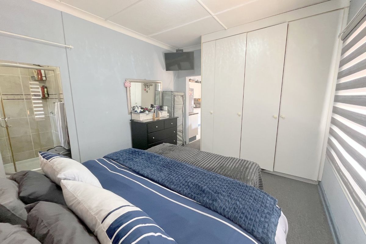 To let in upper Edenvale close to Holy Rosary 1 Bedroom 1 Bathroom cottage. - Photo 5