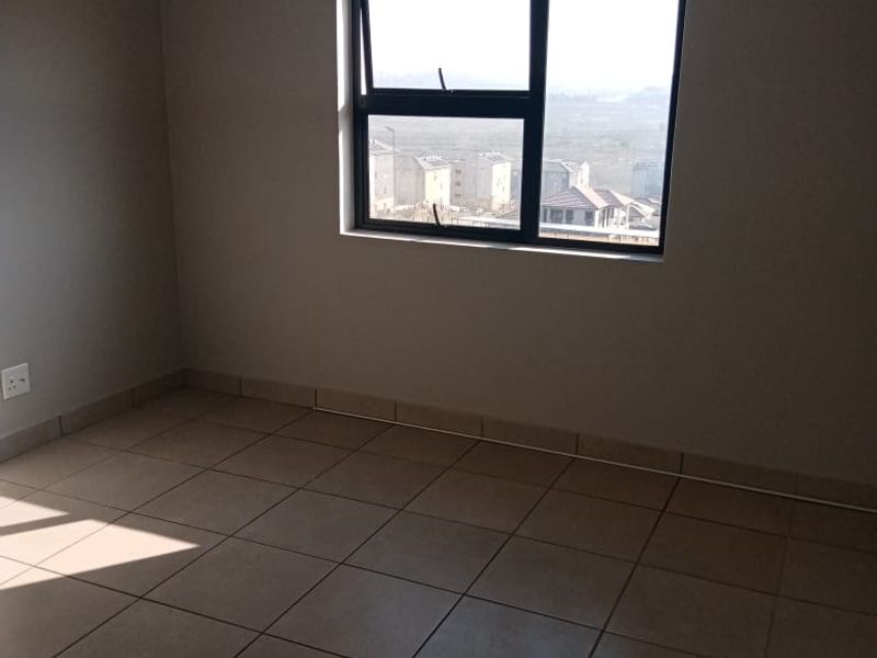 Stunning 2 Bedroom, 1 Bathroom Apartment for Rent  - Photo 10