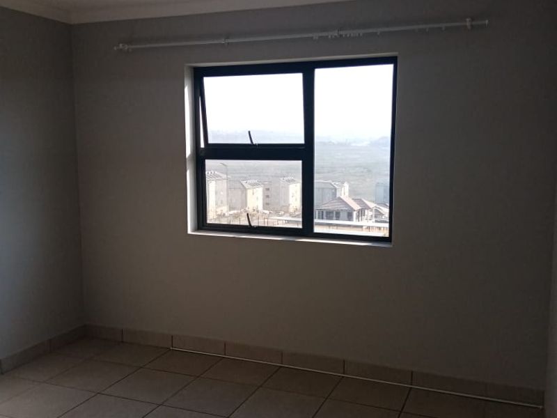 Stunning 2 Bedroom, 1 Bathroom Apartment for Rent  - Photo 9