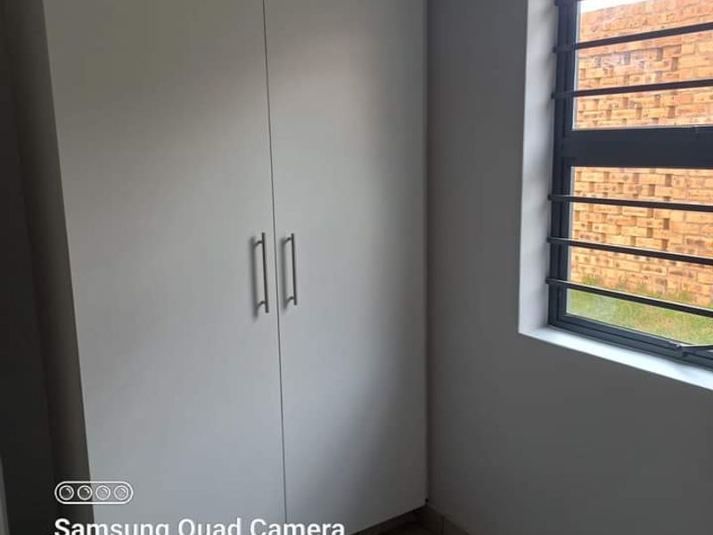 Stunning 2 Bedroom, 1 Bathroom Apartment for Rent  - Photo 7