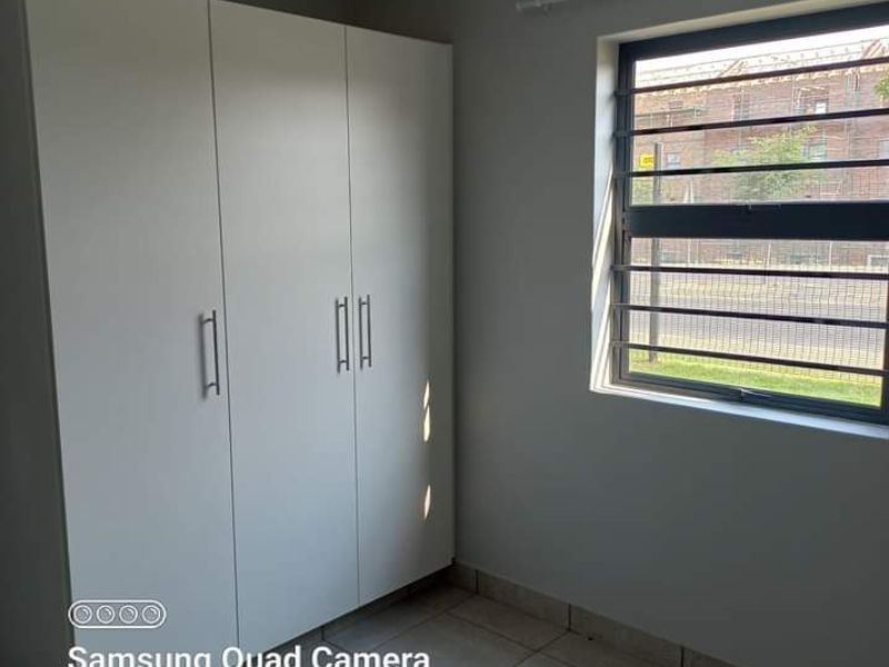 Stunning 2 Bedroom, 1 Bathroom Apartment for Rent  - Photo 6