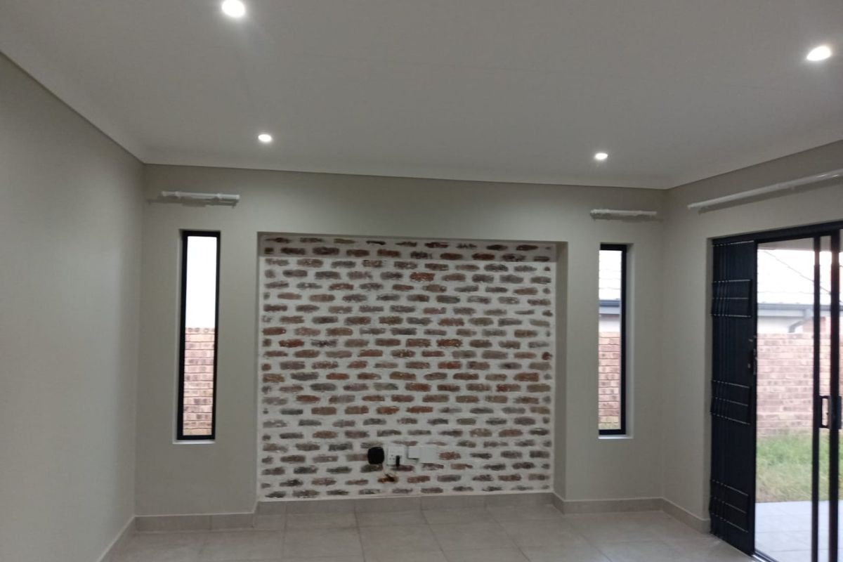 3-Bed, 2-Bath House for Rent – Lion Pride Lifestyle Estate - Photo 3
