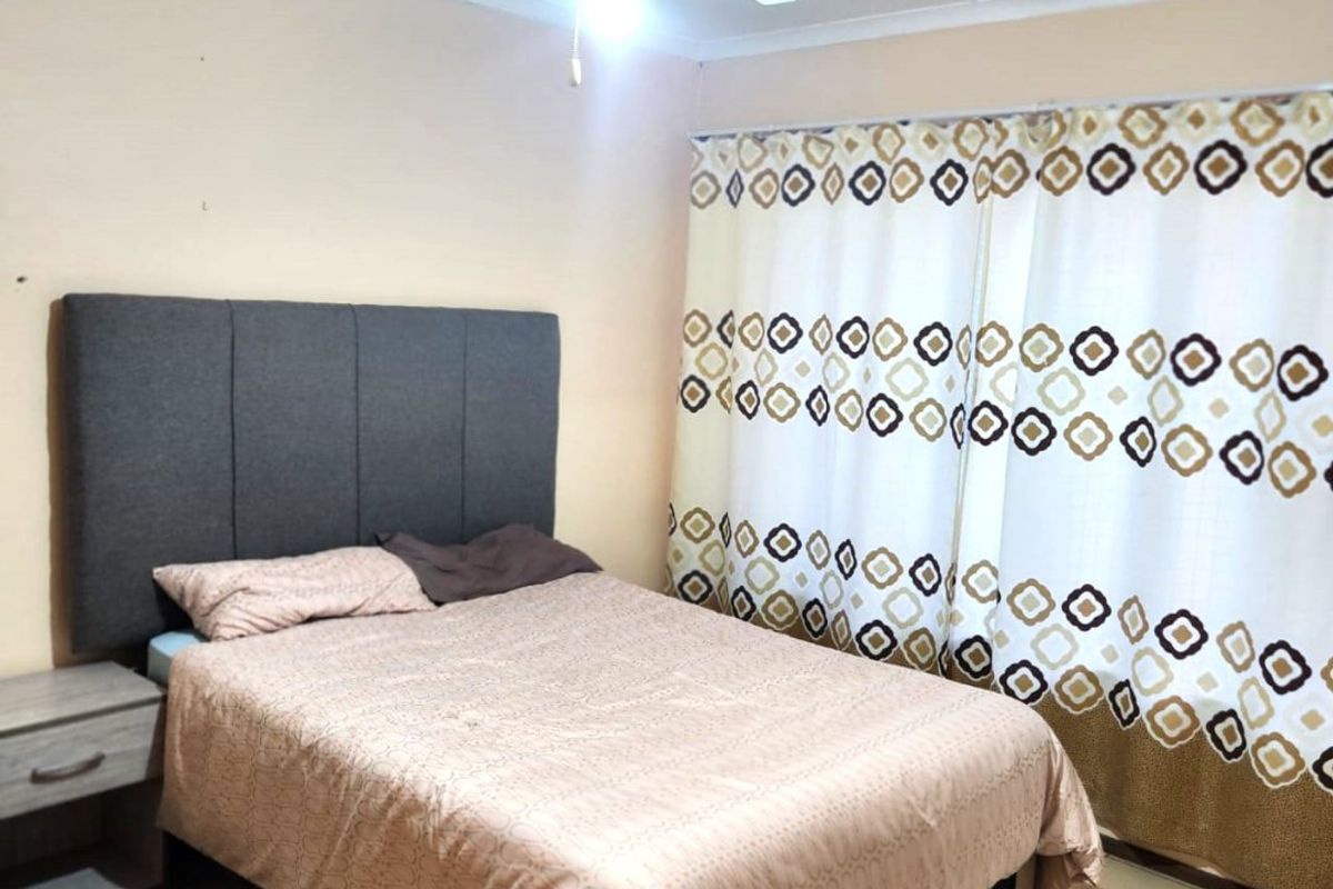 Contemporary Well Maintained Five Bed Freestanding Home With Pool To Let- Markham Road, Bisley, Pietermaritzburg. - Photo 4