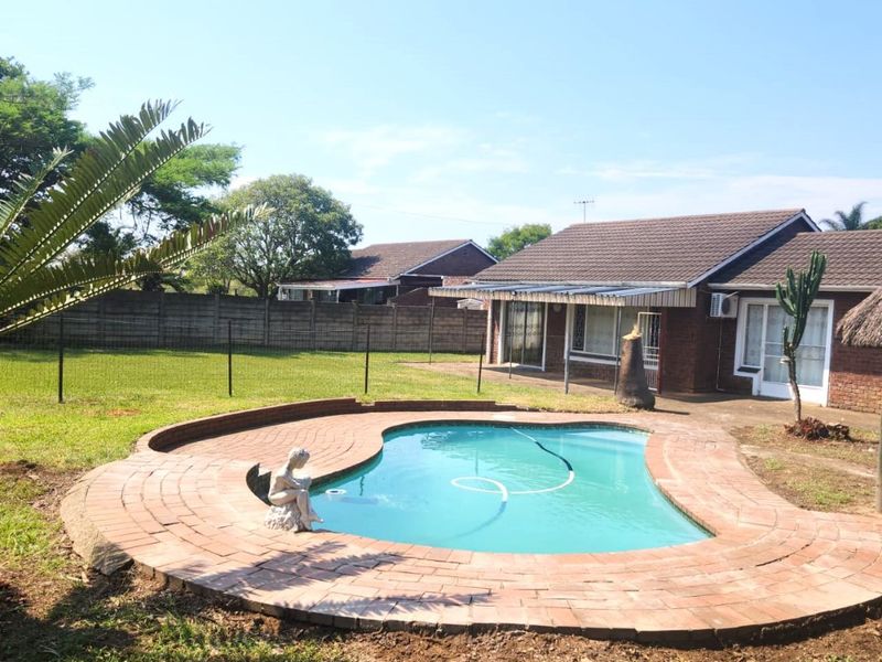 Contemporary Well Maintained Five Bed Freestanding Home With Pool To Let- Markham Road, Bisley, Pietermaritzburg. - Photo 2