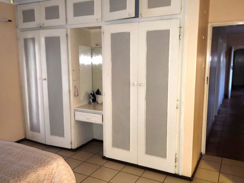 Contemporary Well Maintained Five Bed Freestanding Home With Pool To Let- Markham Road, Bisley, Pietermaritzburg. - Photo 3