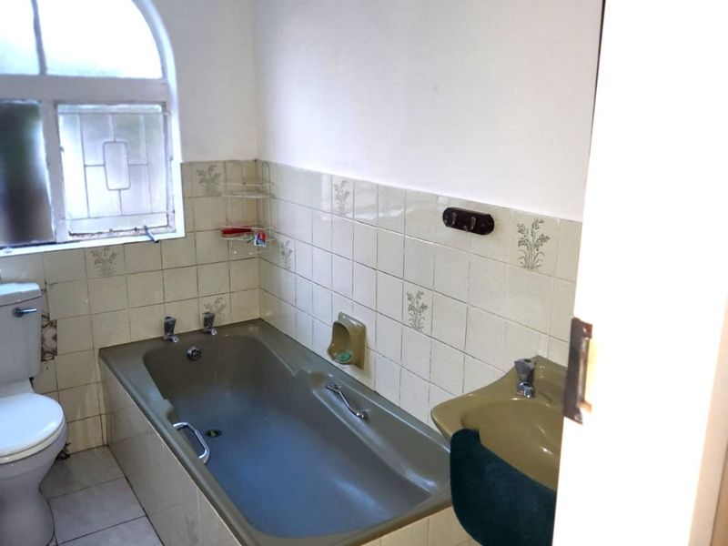 Contemporary Well Maintained Five Bed Freestanding Home With Pool To Let- Markham Road, Bisley, Pietermaritzburg. - Photo 10