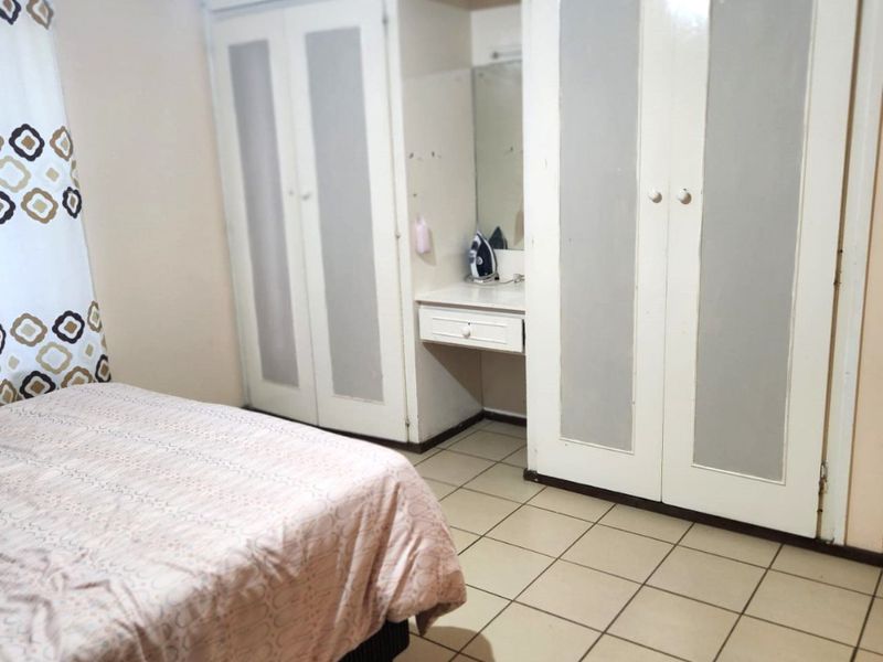 Contemporary Well Maintained Five Bed Freestanding Home With Pool To Let- Markham Road, Bisley, Pietermaritzburg. - Photo 6