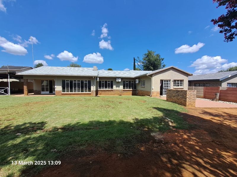 Commercial property for sale in Wilkoppies. - Photo 1
