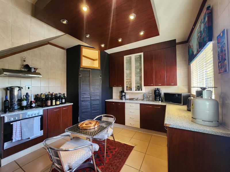 Double-Storey Mixed-Use Property for Sale - Photo 4