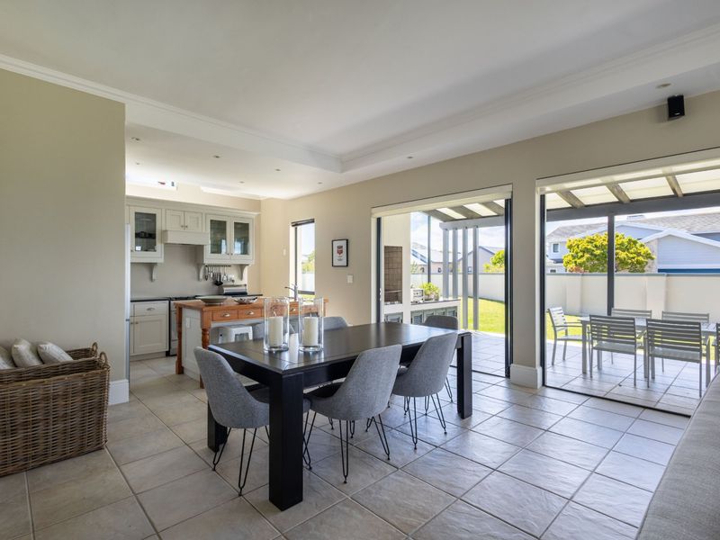 Architecturally Designed Gem – Immaculate Family Home - Photo 7