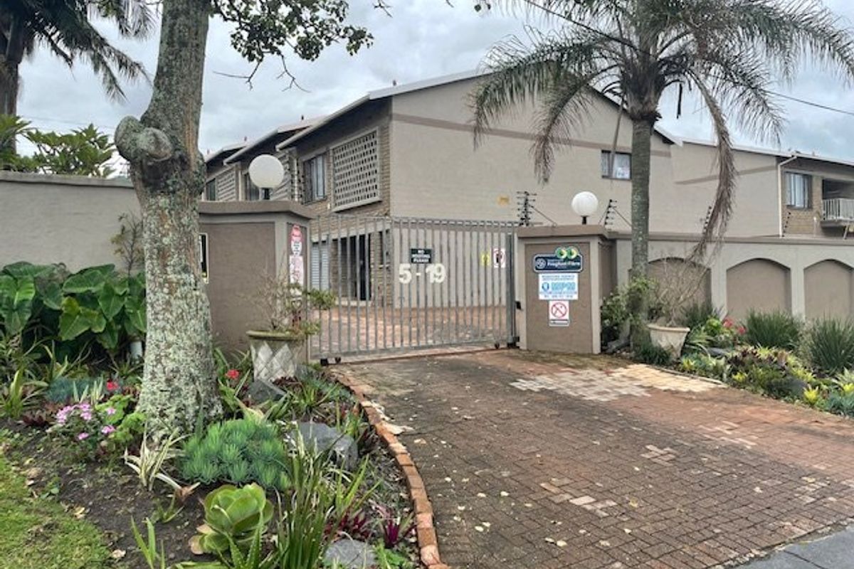 Beautiful and Spacious Duplex in Prime Uvongo Location – Pet Friendly and Walking Distance to the Beach - Photo 4